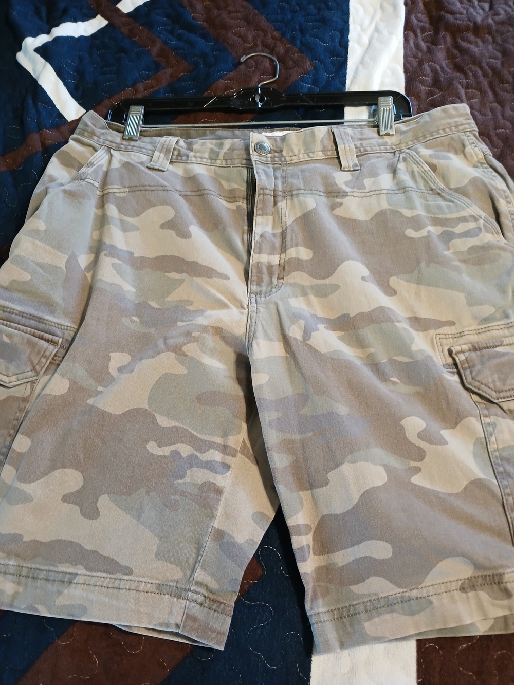 Men's Tan Camo Cargo Shorts — Casual Utility Fit